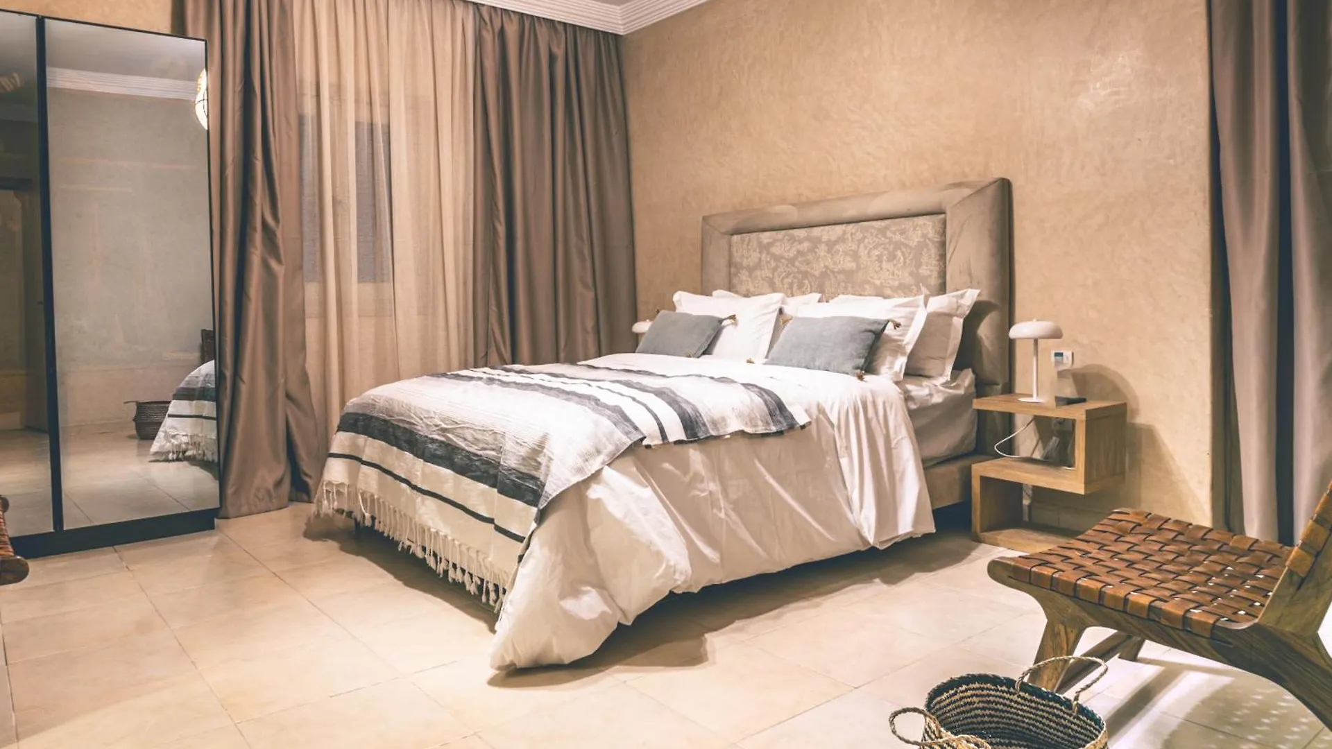 Suite Village De Dar Lazrek Guest House & More Heddad Bed & Breakfast
